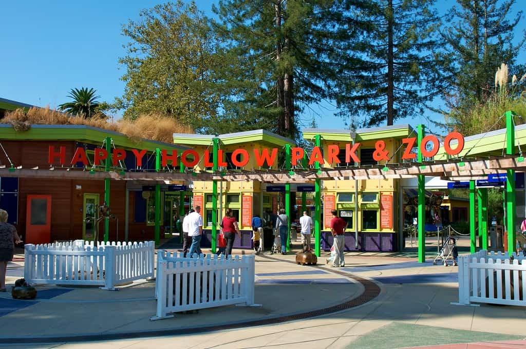 Entrance to Happy Hollow Park & Zoo